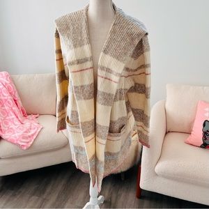 NWT-striped hooded cardigan 🤍